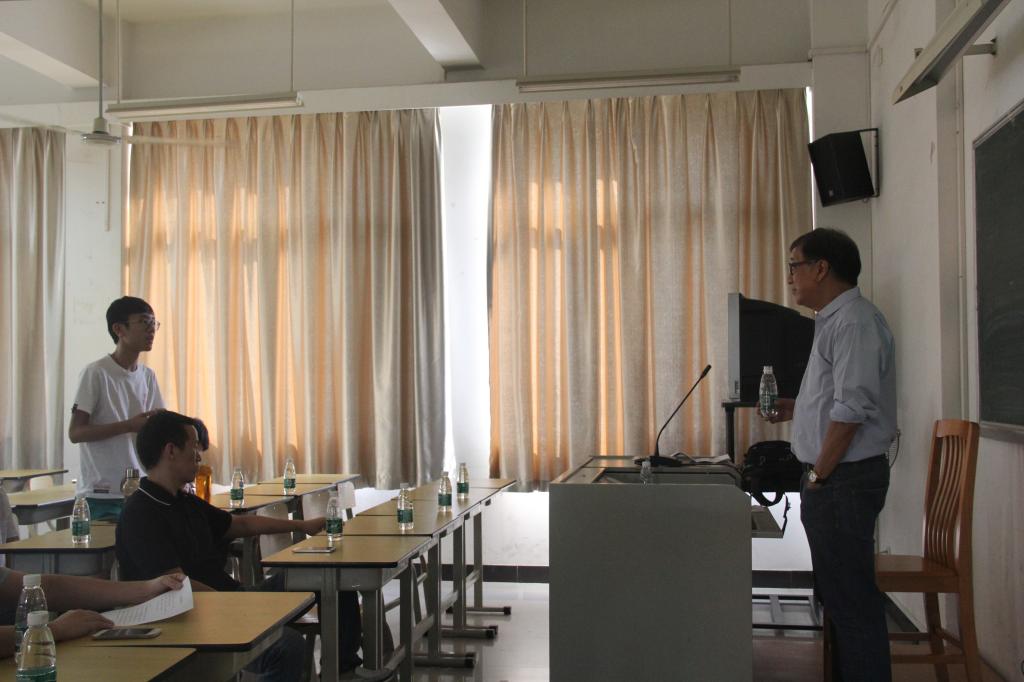 陈顺源与我院师生互动交流