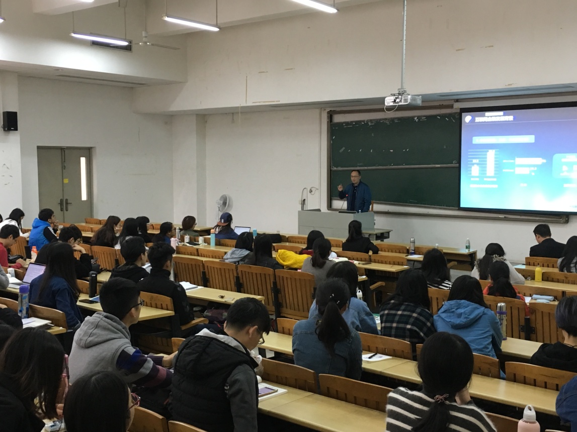 同学们积极参与